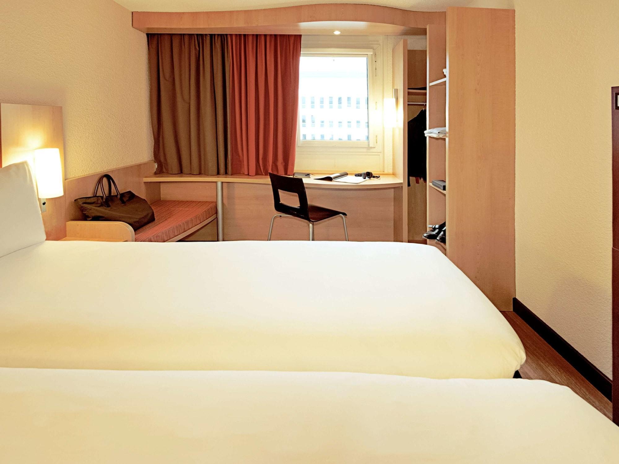 Ibis Hotel 2*